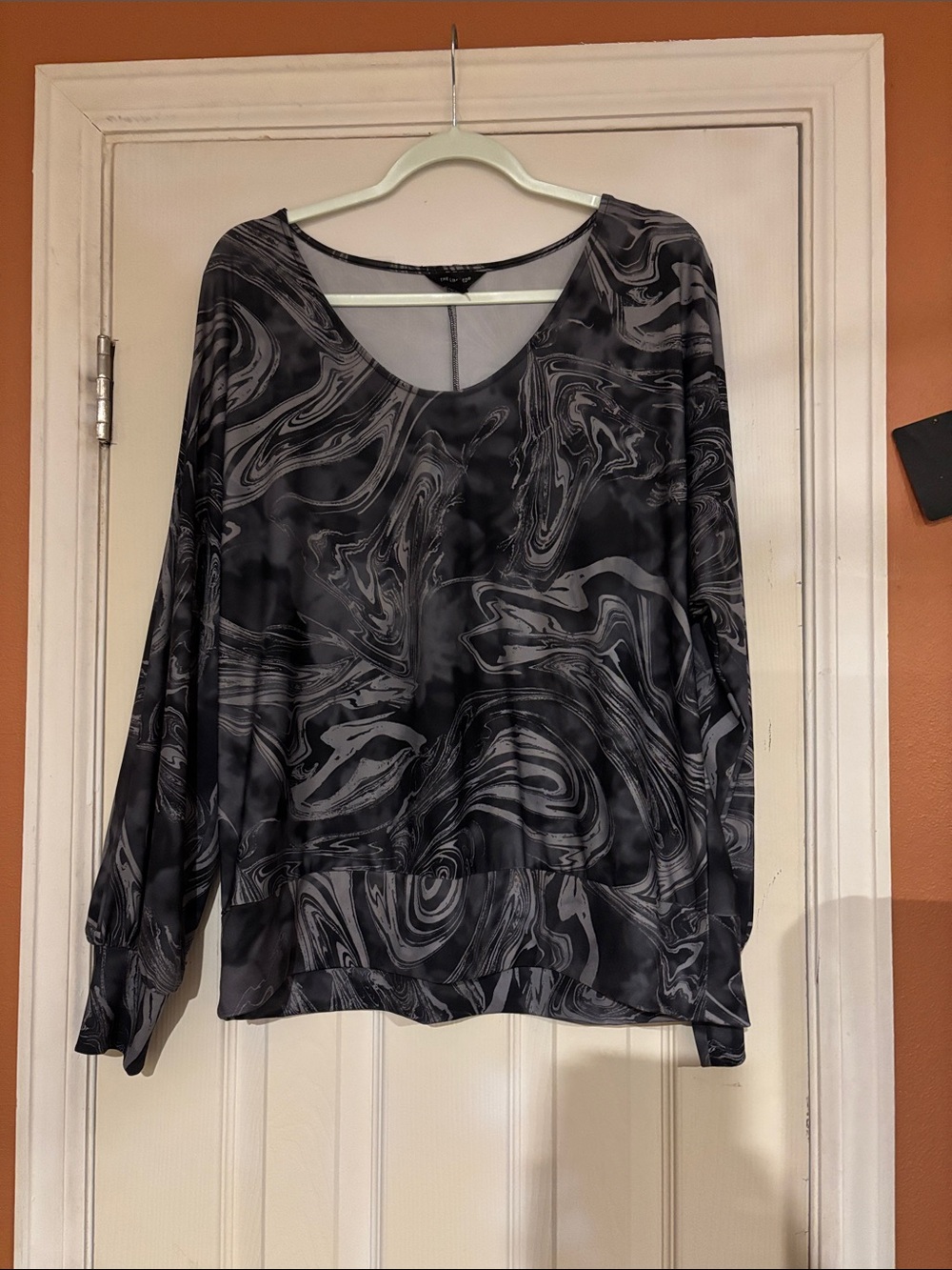 The Limited Black & Gray Marble-Print Long Sleeve Blouse
